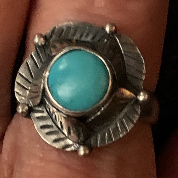 Vintage Native Turquoise Ring - Picture 1 of 5